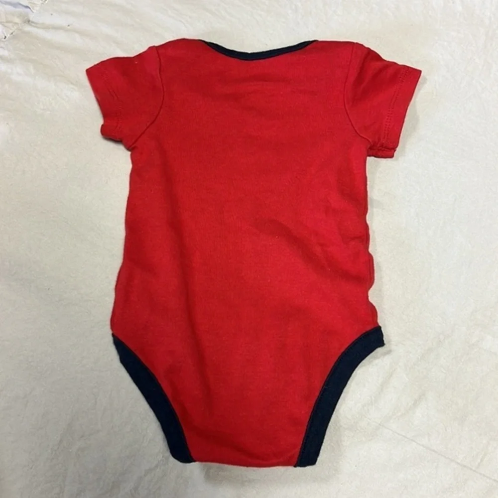 Baby Nike‎ onesie